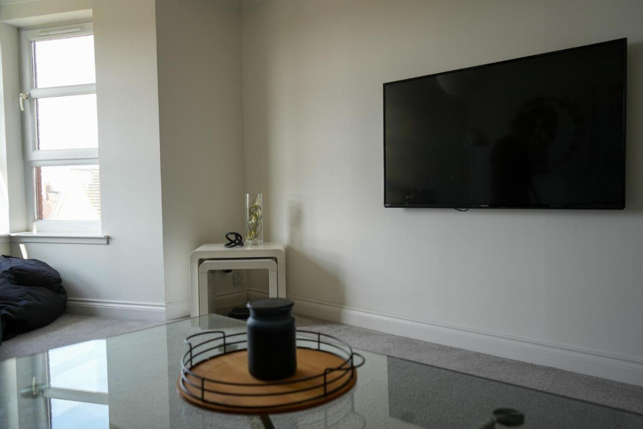 Modern Apartment Ayr Town Centre Prestwick Eksteriør billede